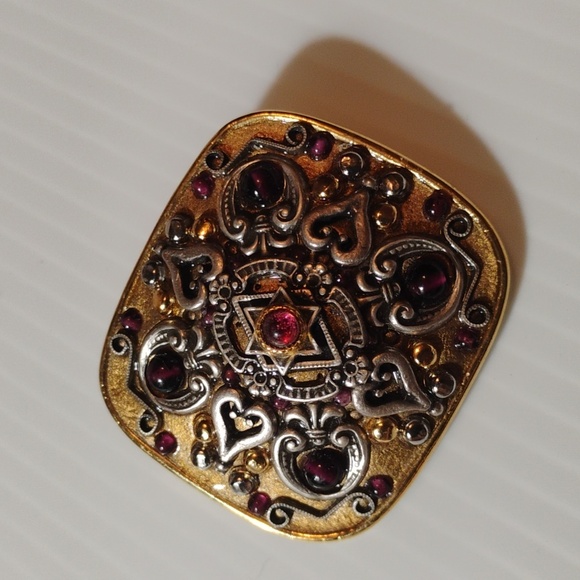 Michal Golan VTG gold and silver tone ornate brooch with garnet cabochons - Picture 4 of 7